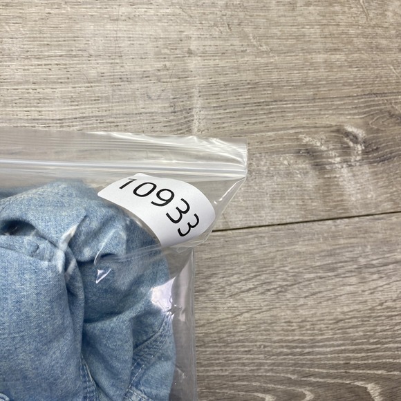 The Great Shirt The Craftsman Womens 2 Blue Railway Wash Denim Button Down Top - Picture 7 of 7